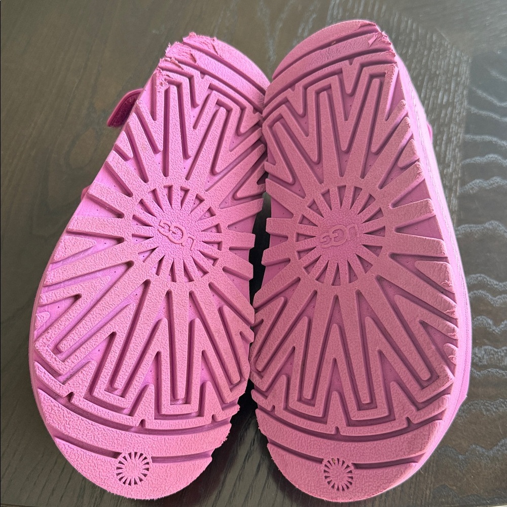 UGG Kids Goldenstar Sandal - Picture 11 of 12